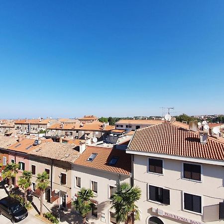 Apartment House Senna โปเรช ภายนอก รูปภาพ