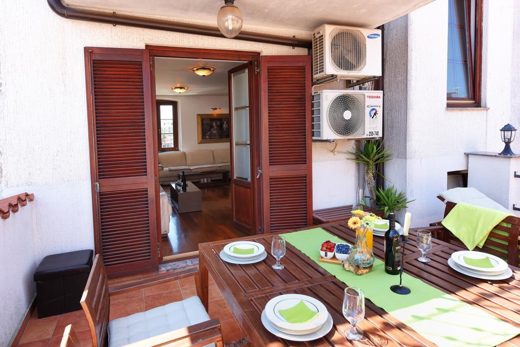 Apartment House Senna โปเรช ภายนอก รูปภาพ