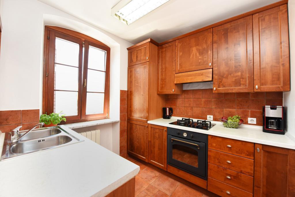 Apartment House Senna โปเรช ภายนอก รูปภาพ