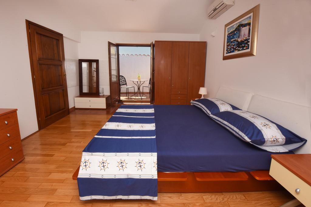 Apartment House Senna โปเรช ภายนอก รูปภาพ